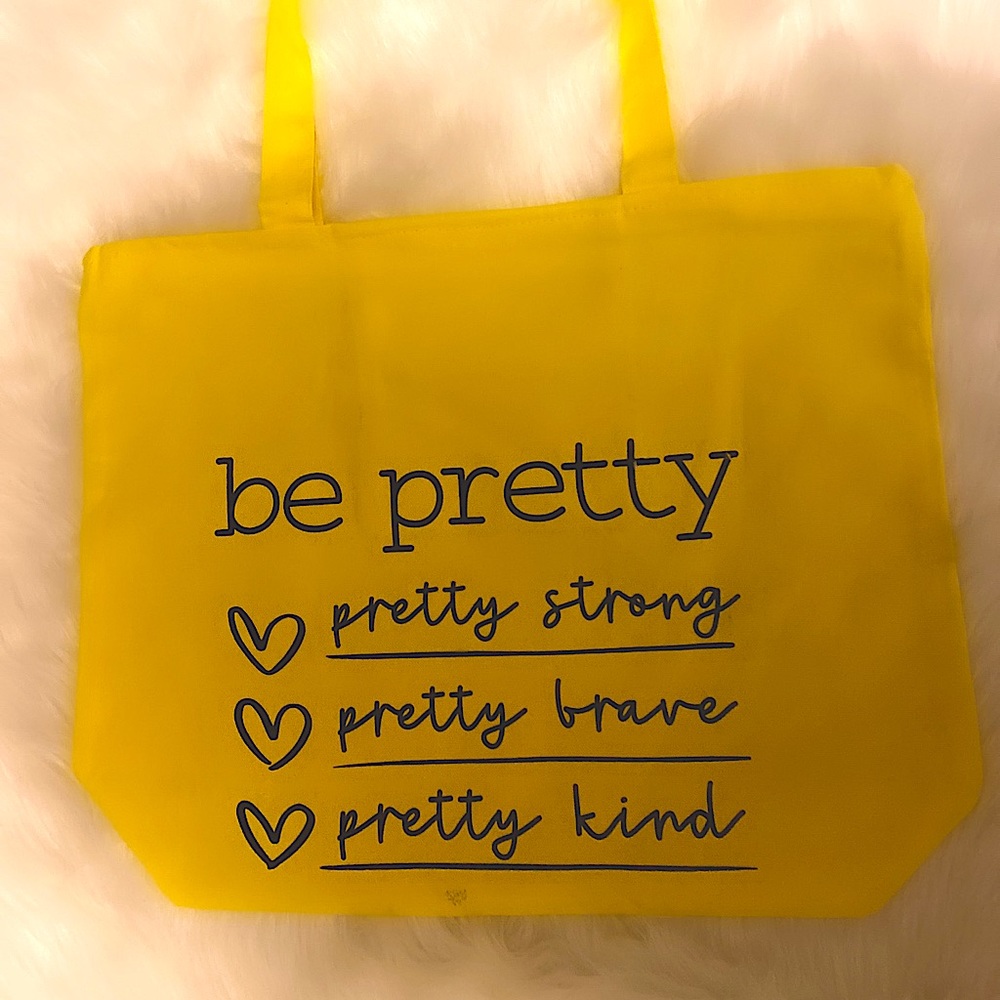 Be Pretty Oversized Zippered Tote